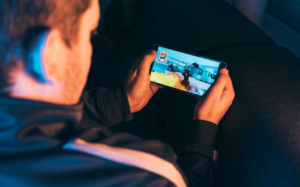 A person holding a mobile