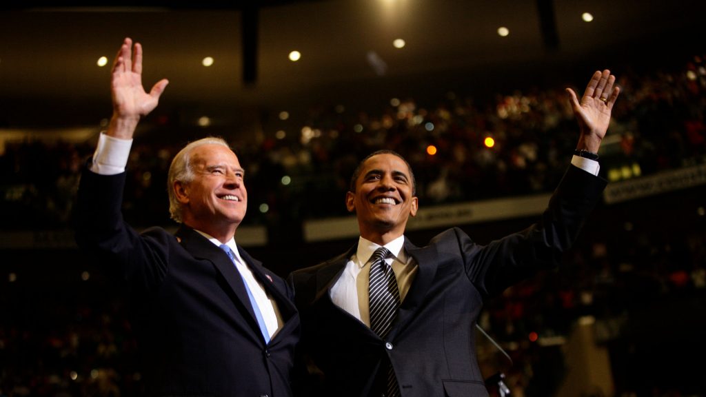 Joe Biden, Barack Obama are posing for a picture